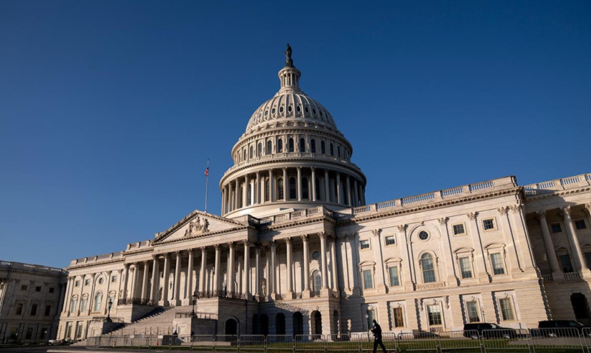 Лідер демократів у Сенаті назвав Трампа "вкрай хворою людиною"